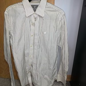 Men’s American Eagle Button Up